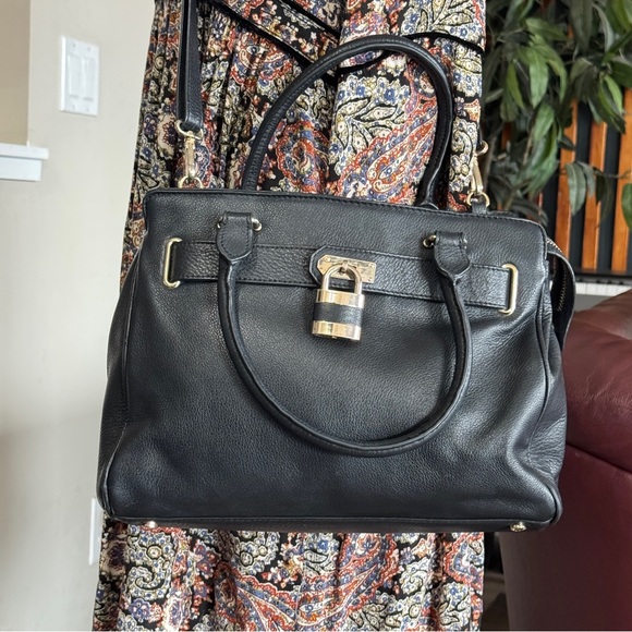 Danier Leather Black Shoulder Bag/ Purse - Picture 14 of 15